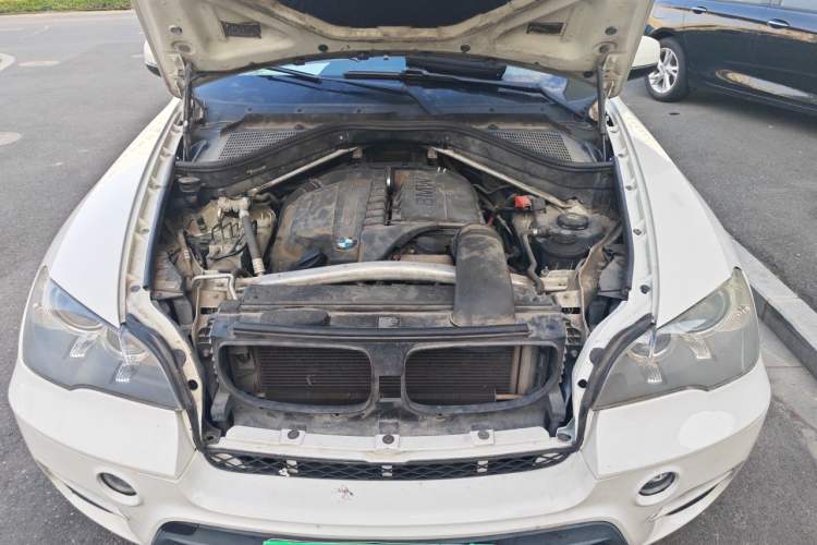 Used BMW X5  Engine Bay