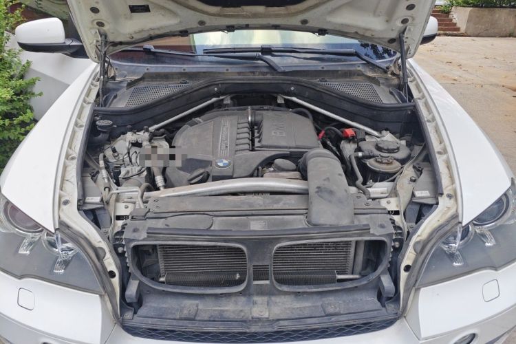 Used BMW X5 2013 xDrive35i Leading Model Engine Bay