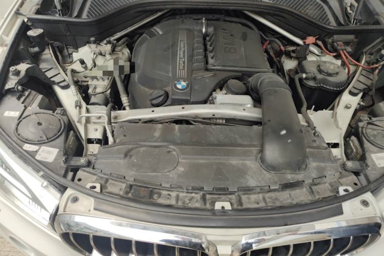 Used BMW X5  Engine Bay