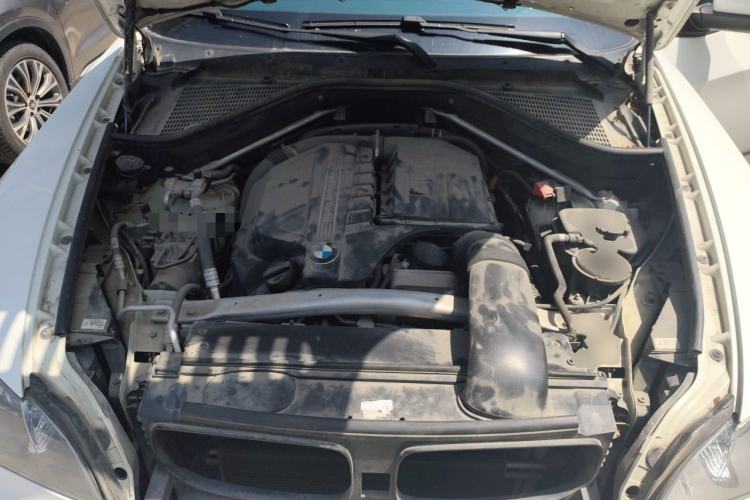 Used BMW X5 2013 xDrive35i Leading Model Engine Bay