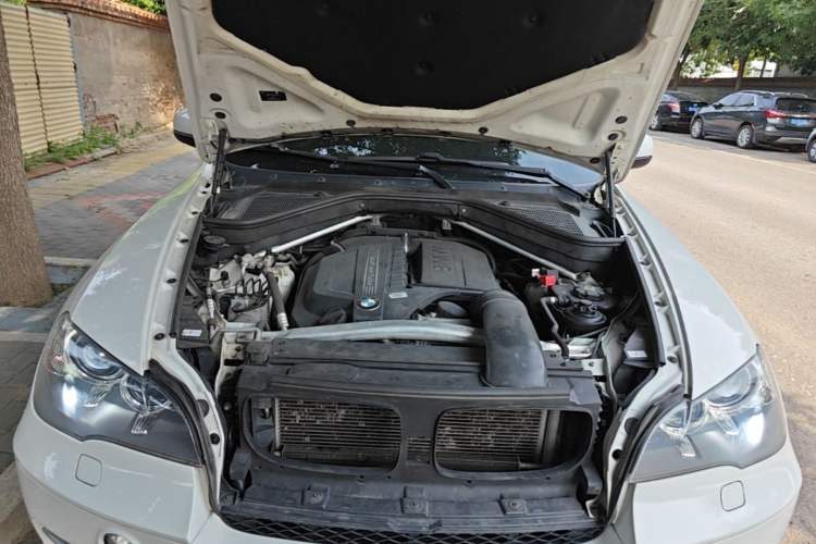 Used BMW X5  Engine Bay