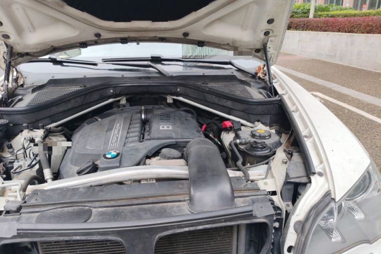 Used BMW X5 2013 xDrive35i Leading Model Engine Bay Left