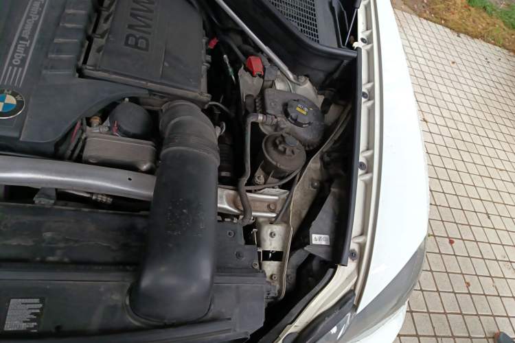 Used BMW X5 2013 xDrive35i Luxury Model Engine Bay Left