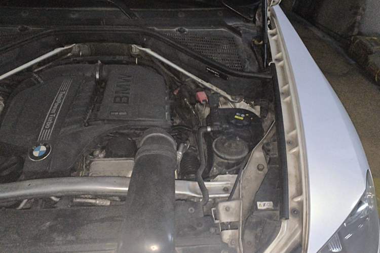 Used BMW X5 2013 xDrive35i Leading Model Engine Bay Left