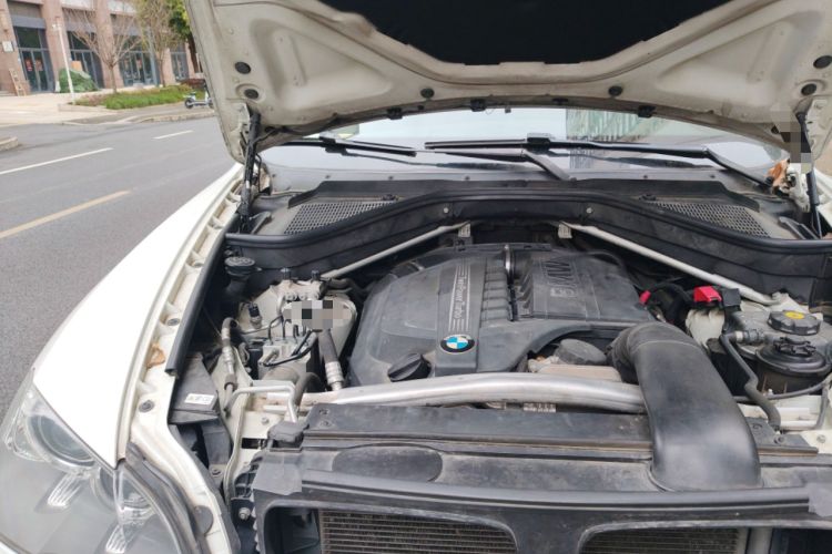 Used BMW X5 2013 xDrive35i Leading Model Engine Bay Right