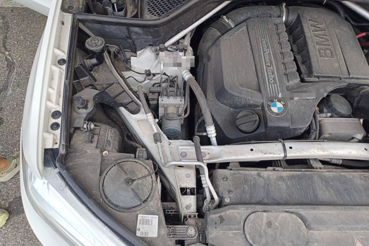 Used BMW X5  Engine Bay Right