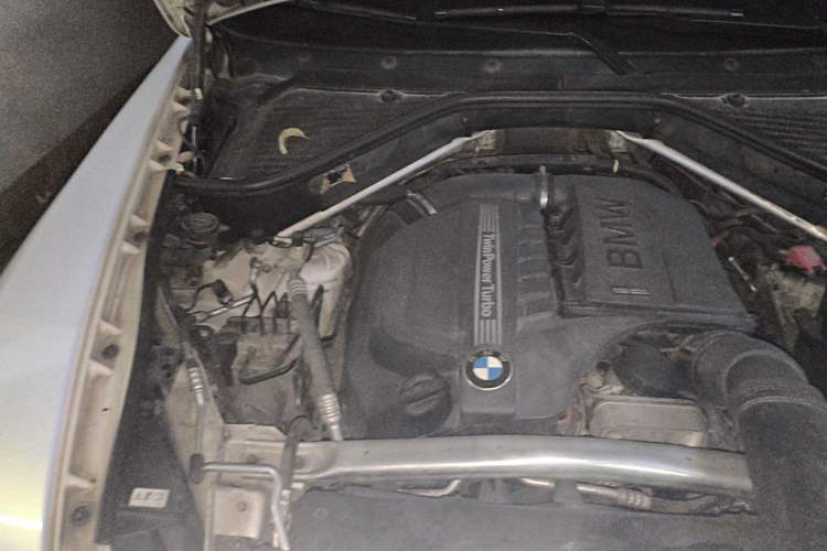 Used BMW X5 2013 xDrive35i Leading Model Engine Bay Right