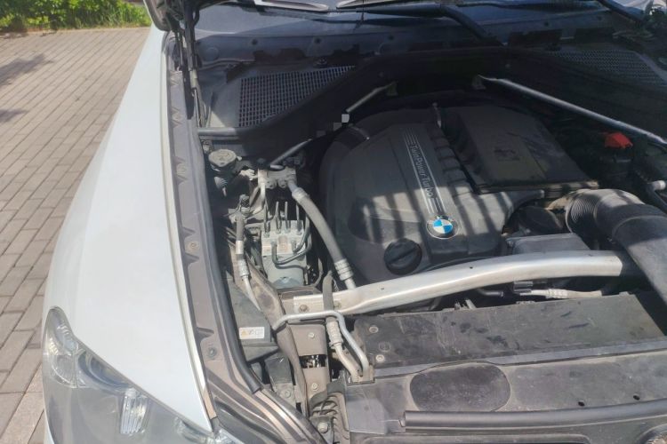 Used BMW X5 2013 xDrive35i Luxury Model Engine Bay Right