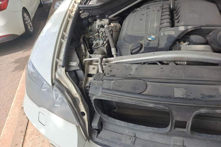 Used BMW X5 2013 xDrive35i Leading Model Engine Bay Right