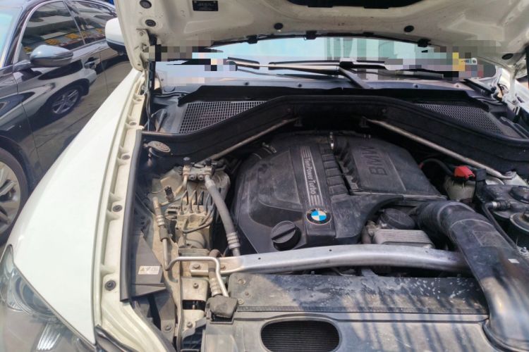 Used BMW X5 2013 xDrive35i Leading Model Engine Bay Right