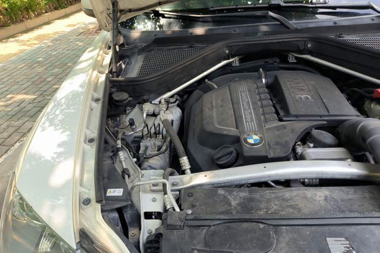 Used BMW X5 2013 xDrive35i Leading Model Engine Bay Right