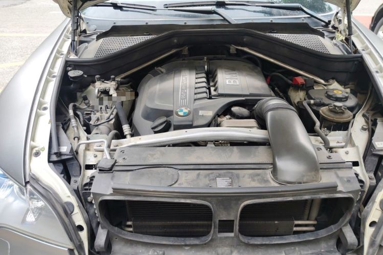 Used BMW X5 2013 xDrive40i Engine Bay Right