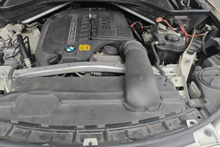 Used BMW X5  Engine Bay