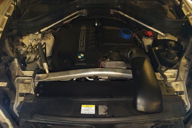 Used BMW X5 2013 xDrive35i Luxury Edition Engine Bay