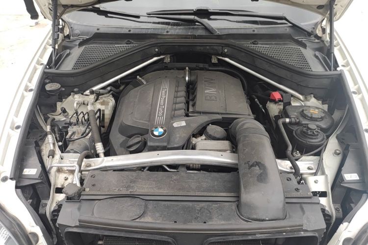 Used BMW X5 2013 xDrive35i Luxury Edition Engine Bay