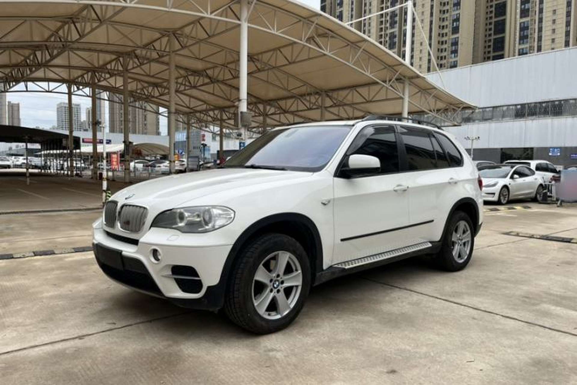 Used BMW X5 2013 xDrive35i Leading Model Exterior 1