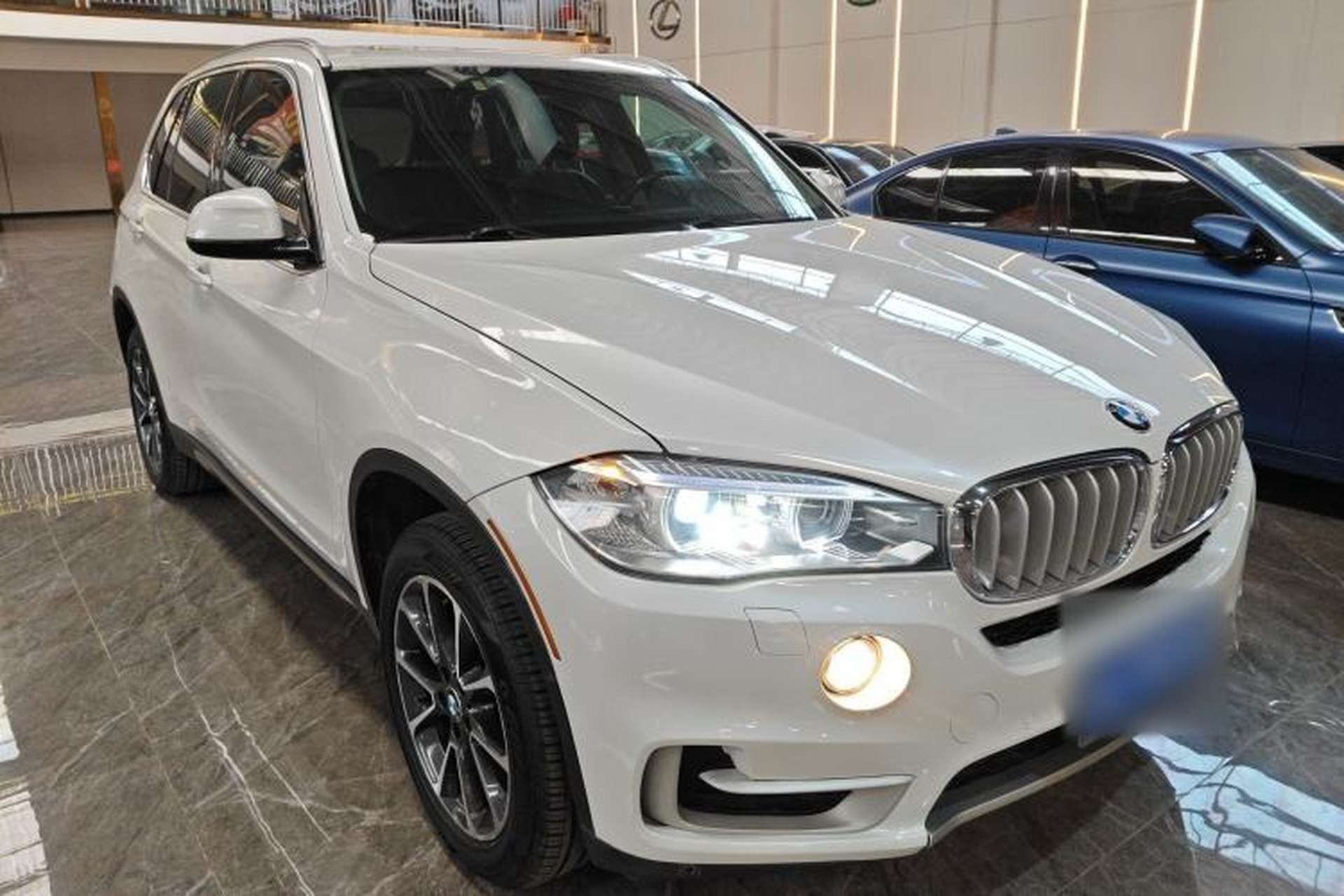 Used BMW X5 2013 xDrive35i U.S. specification Exterior 2