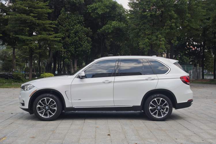Used BMW X5 2013 xDrive35i U.S. specification Exterior 3