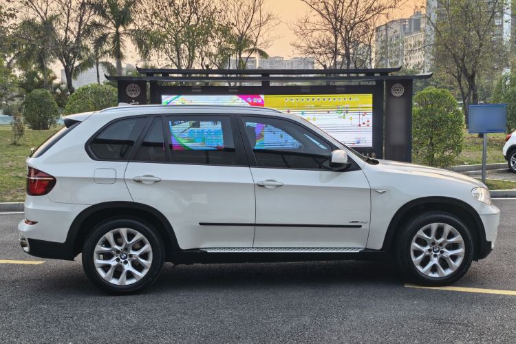 Used BMW X5 2013 xDrive35i Luxury Model Exterior 4