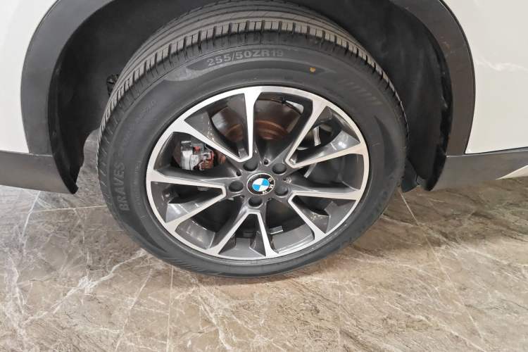 Used BMW X5 2013 xDrive35i U.S. specification Exterior 8