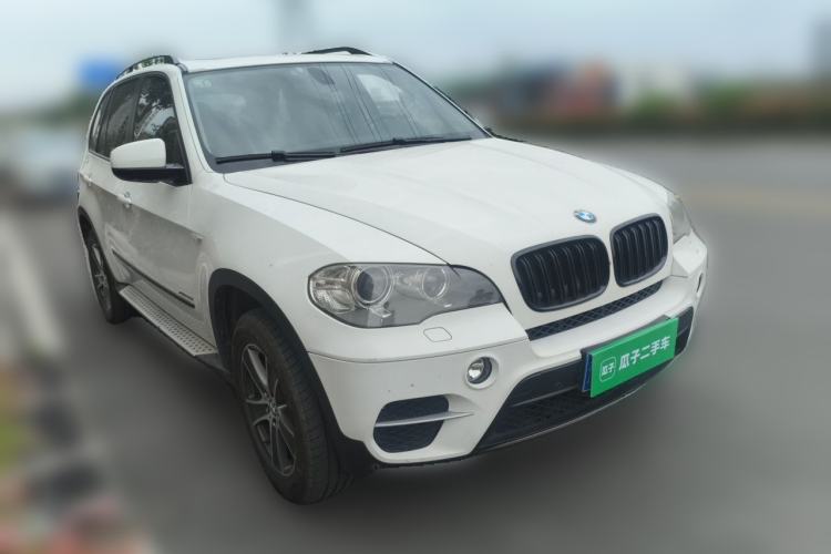 Used BMW X5 2013 xDrive35i Leading Model Front Right 45 Deg