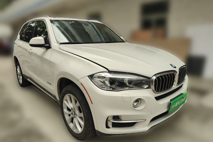 Used BMW X5  Front Right 45 Deg