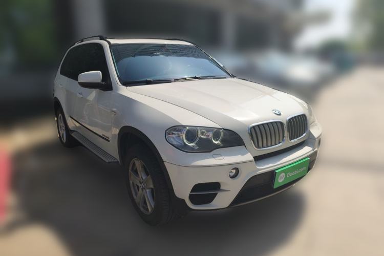 Used BMW X5 2013 xDrive35i Leading Model Front Right 45 Deg