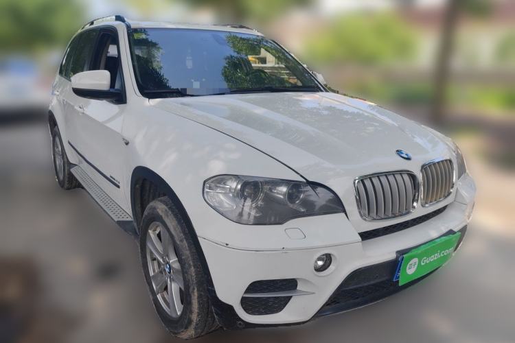 Used BMW X5 2013 xDrive35i Leading Model Front Right 45 Deg