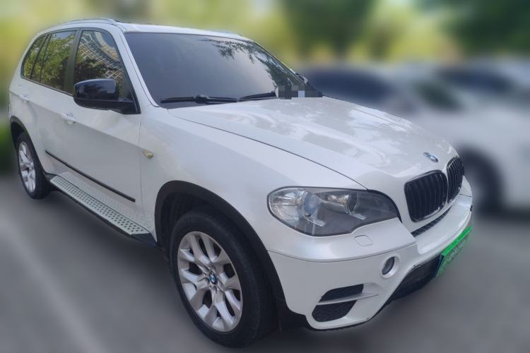 Used BMW X5 2013 xDrive35i Luxury Model Front Right 45 Deg