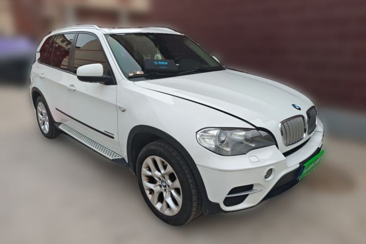 Used BMW X5  Front Right 45 Deg