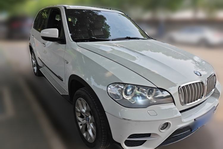 Used BMW X5  Front Right 45 Deg