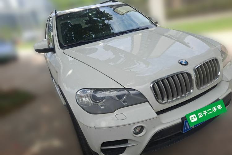 Used BMW X5 2013 xDrive35i Leading Model Front Right 45 Deg
