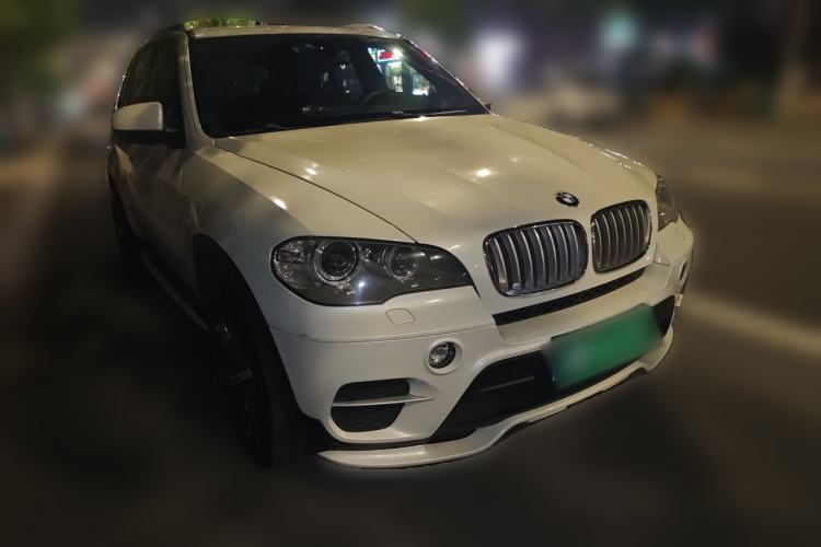 Used BMW X5 2013 xDrive35i Luxury Edition Front Right 45 Deg