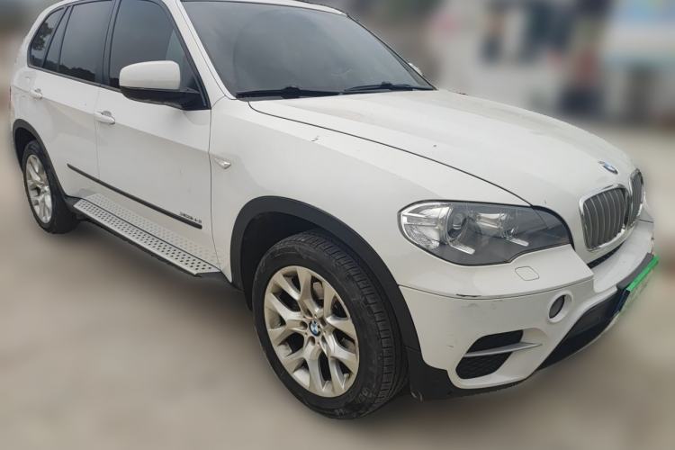 Used BMW X5 2013 xDrive35i Luxury Edition Front Right 45 Deg
