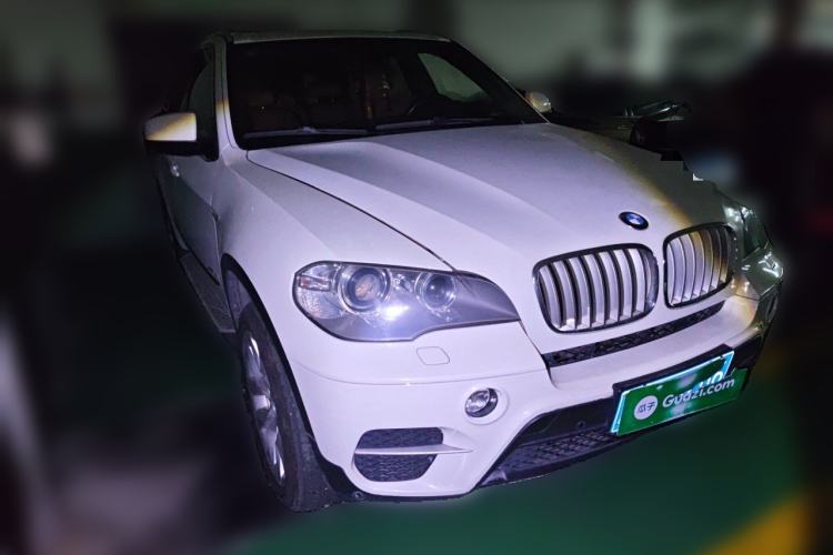 Used BMW X5 2013 xDrive35i Luxury Edition Front Right 45 Deg