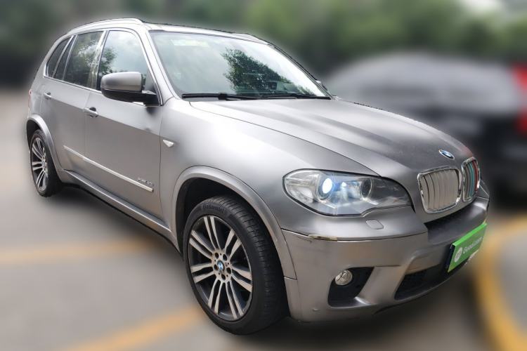 Used BMW X5 2013 xDrive40i Front Right 45 Deg