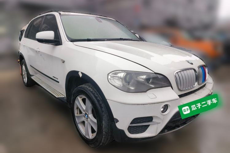 Used BMW X5 2013 xDrive35i Leading Model Front Right 45 Deg