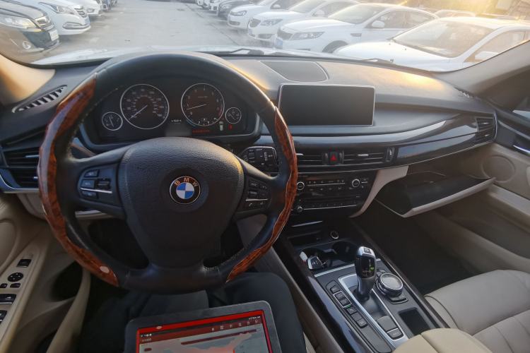 Used BMW X5 2013 xDrive35i U.S. specification Interior 2