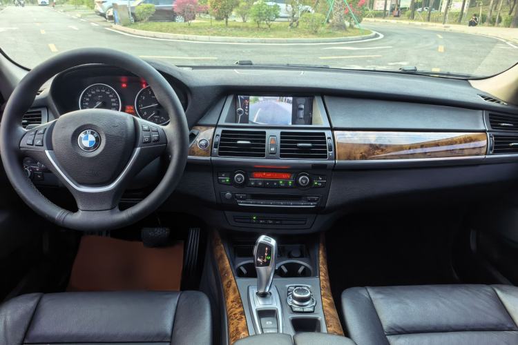 Used BMW X5 2013 xDrive35i Luxury Model Interior 2