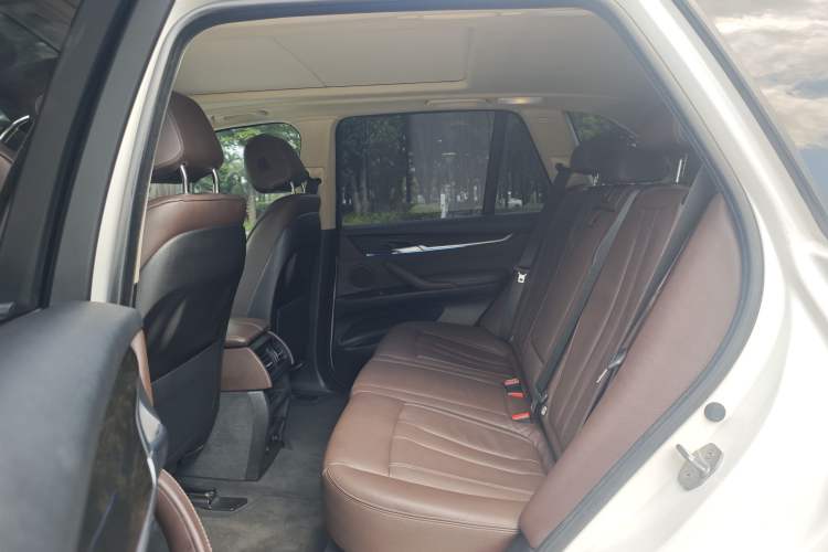 Used BMW X5 2013 xDrive35i U.S. specification Interior 3