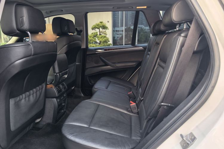 Used BMW X5 2013 xDrive35i Luxury Model Interior 3