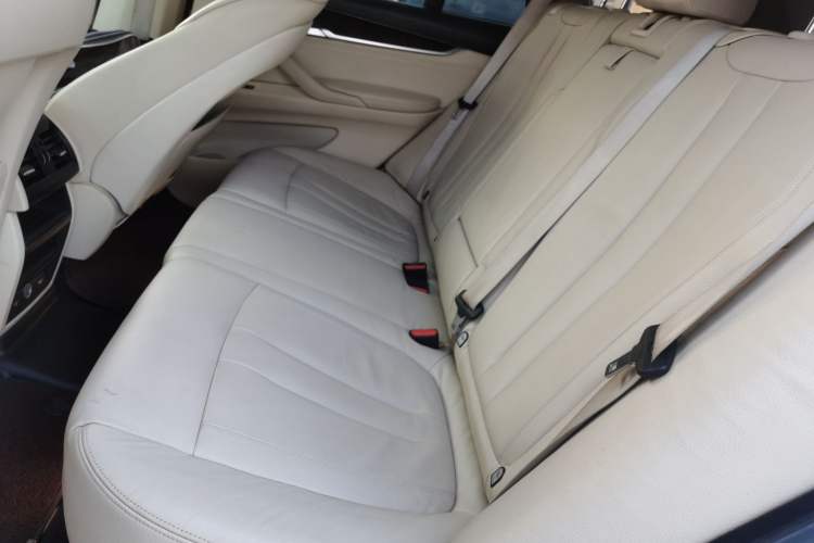 Used BMW X5 2013 xDrive35i U.S. specification Interior 4