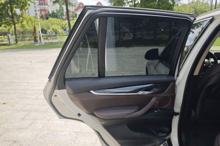 Used BMW X5 2013 xDrive35i U.S. specification Interior 5