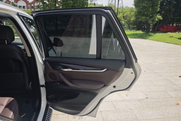 Used BMW X5 2013 xDrive35i U.S. specification Interior 7