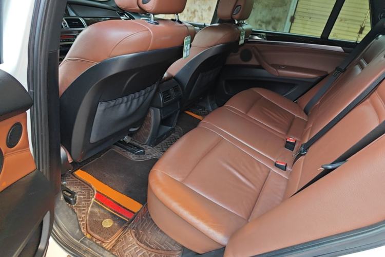 Used BMW X5  Left Rear Seat