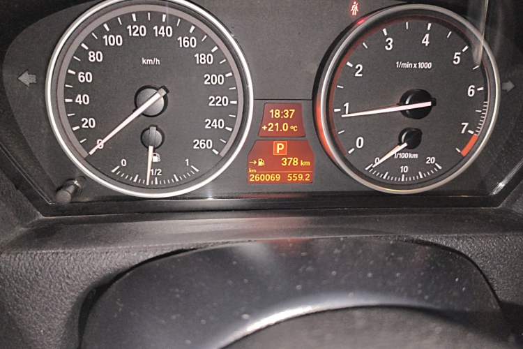 Used BMW X5 2013 xDrive35i Leading Model Odometer Close Up