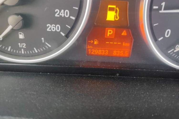 Used BMW X5 2013 xDrive35i Leading Model Odometer Close Up