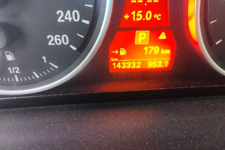 Used BMW X5 2013 xDrive35i Luxury Model Odometer Close Up