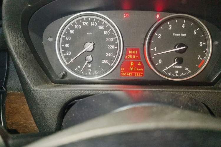 Used BMW X5 2013 xDrive35i Leading Model Odometer Close Up