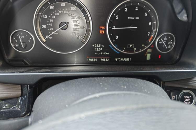 Used BMW X5  Odometer Close Up